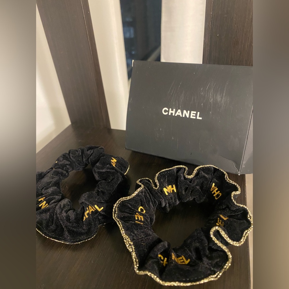 CHANEL Black and Gold Hair Scrunchie Set